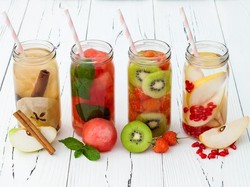Racik Minuman Detoks yang Sehat dan Segar dengan Buah Ini
