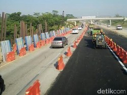 Macet 11 KM Jelang Titik Perbaikan di KM 103 Tol Cipali