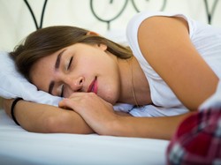 Reaksi Kimia Otak di Balik Rasa Haus Menjelang Tidur