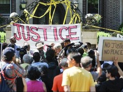 Presiden Obama Prihatinkan Penembakan Warga Kulit Hitam