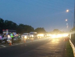 Jelang Malam, Ekor Macet KM 66 Tol Cikampek Memanjang Sampai 20 KM