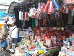 Jelang Tahun Ajaran Baru, Pedagang Perlengkapan Sekolah Mulai Marak