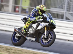 Valentino Rossi Gembleng Pebalap Indonesia di Sirkuit Misano Italia