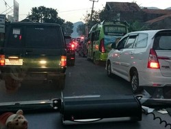 Arus Balik di Jalur Garut Menuju Nagreg Tertahan di Leles, Ada Buka Tutup