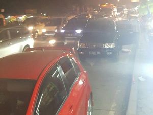 Rancaekek Arah Tol Cileunyi Padat, Kecepatan Kendaraan 5 Km/Jam