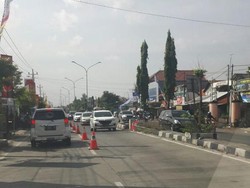 Lalu Lintas Kendaraan Jelang Pintu Brexit Arah Jakarta Mulai Ramai