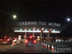 Lalu Lintas Tol Merak Arah Jakarta Masih Lancar Malam Ini