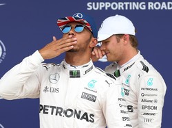 Meski Puncaki Klasemen, Hamilton Masih Mengejar Rosberg