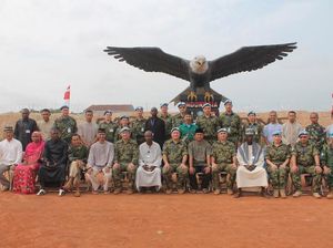 Suasana Saat Pasukan TNI yang Bertugas di Afrika Salat Id dan Berlebaran