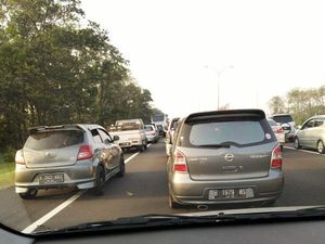 Seperti Biasa di Akhir Pekan, Jalur Menuju Puncak Sudah Merayap Pagi ini