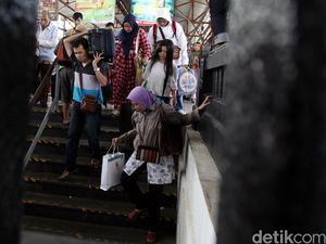 Arus Balik di Stasiun Senen Mulai Ramai