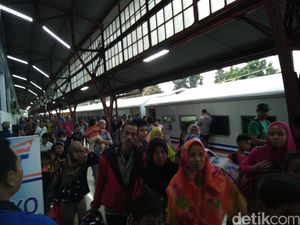Puncak Arus Balik, 22 Ribu Penumpang Turun di Stasiun Senen
