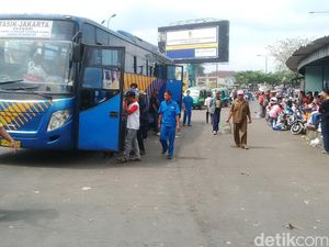 Bus Terjebak Macet di Tasik, Penumpang Menumpuk di Terminal Bayangan Cileunyi