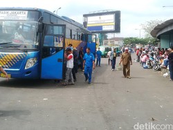 Bus Terjebak Macet di Tasik, Penumpang Menumpuk di Terminal Bayangan Cileunyi