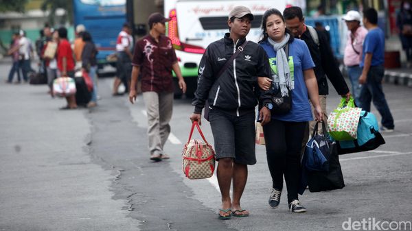 Arus Balik, Terminal Kampung Rambutan Padat Pemudik