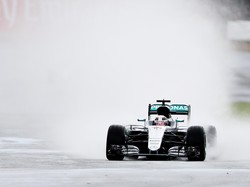 Juara, Hamilton Catat Hat-trick di GP Inggris