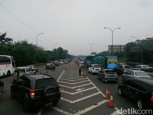 Contraflow di Tol Cikampek Arah Jakarta Diperpanjang dari KM 69-KM 35