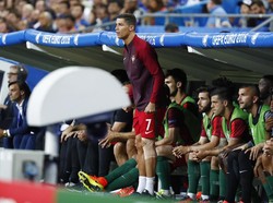 Ketika Ronaldo Menjadi Sir Alex, Sibuk di Pinggir Lapangan