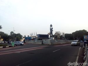 Jam Pulang Kerja, Arus Kendaraan di Bunderan Senayan Masih Lengang