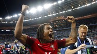 Berkat kegemilangan di Piala Eropa 2016, Renato Sanches naik harganya. Bayern Munich harus mentransfer uang 27,5 juta poundsterling demi mengangkutnya dari Benfica. (Foto: REUTERS/Michael Dalder) Berkat kegemilangan di Piala Eropa 2016, Renato Sanches naik harganya. Bayern Munich harus mentransfer uang 27,5 juta poundsterling demi mengangkutnya dari Benfica. (Foto: REUTERS/Michael Dalder)