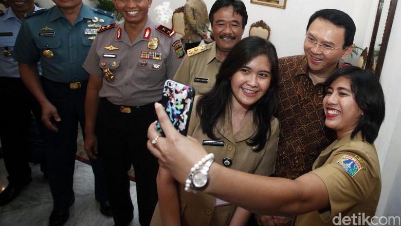 Hasil gambar untuk ahok PNS