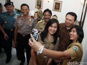 Ahok Tak Izinkan PNS DKI Antar Anak di Hari Pertama Sekolah