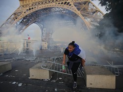 Menara Eiffel Ditutup Sementara Usai Rusuh Final Piala Eropa 2016