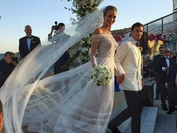 Mengintip Gaun-gaun Indah di Pernikahan Model Victorias Secret, Ana Beatriz