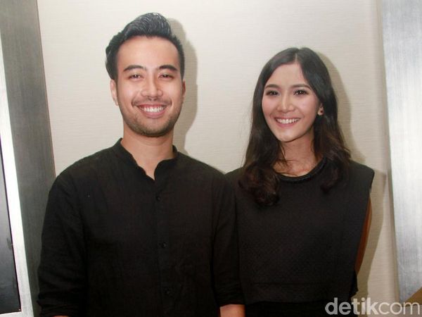 Vidi Aldiano dan si Cantik Sheila Dara Aisha, Serasi?
