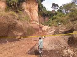 11 Penambang yang Tertimbun Longsor di Jambi Belum Bisa Dievakuasi