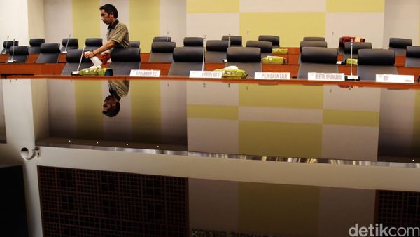 Usai Libur Lebaran, Gedung DPR Masih Sepi