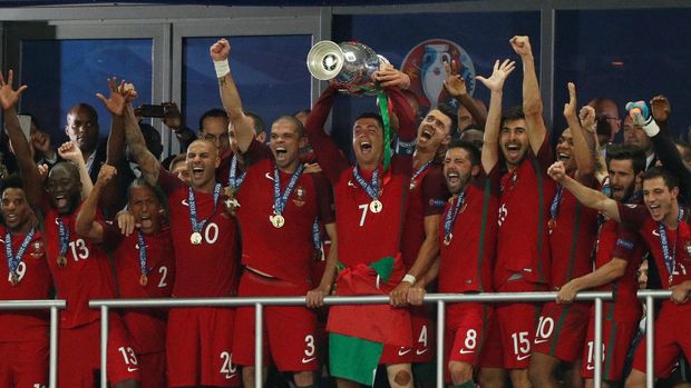 Ronaldo juga yang megantar Portugal untuk kali pertama juara Piala Eropa pada 2016.