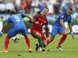 Cristiano Ronaldo, Michael Phelps, dan Superman yang Butuh Bantuan Cristiano Ronaldo, Michael Phelps, dan Superman yang Butuh Bantuan