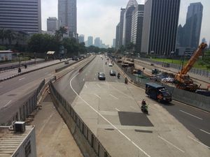 Hari Pertama Masuk Kerja, Jl Sudirman dan Thamrin Lengang