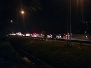 Tol Cikampek Ramai Lancar, Lalin Menuju Jakarta Lengang Tol Cikampek Ramai Lancar, Lalin Menuju Jakarta Lengang