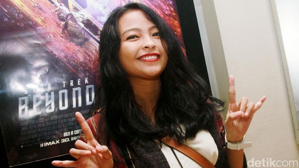 Gaya Tantri Kotak Berbusana Tenun