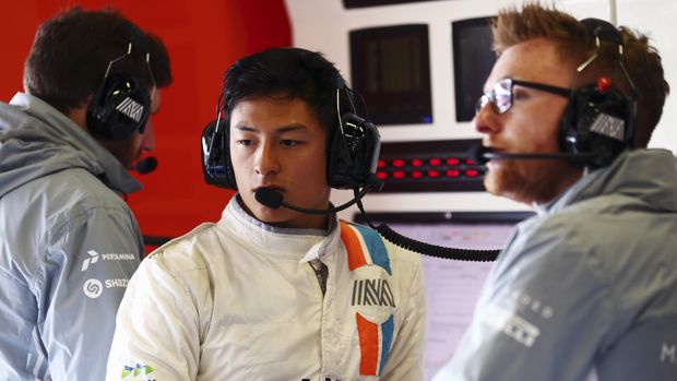 Rio Haryanto ingin kembali ke lintasan balap setelah setahun absen.