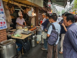7 Street Food yang Wajib Dicoba di China: Surga Kuliner Pinggir Jalan