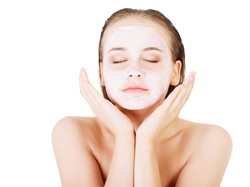 7 Masker untuk Kulit Lebih Cerah dan Awet Muda