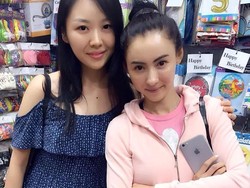 Artis Cantik Ini Sudah Duluan Tenteng iPhone 7?