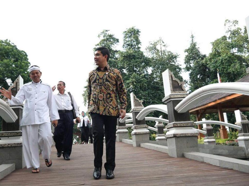 Datangi Pemkab Purwakarta, Menteri Yuddy Puji Bupati Dedi