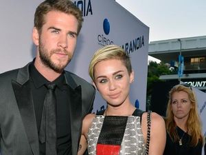 Asmara Liam Hemsworth-Miley Cyrus Goyah Lagi karena Perjanjian Pranikah?