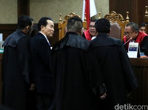 Pengacara Jessica Tanya Soal Isu Lesbian, Suami Mirna: Tidak Ada!