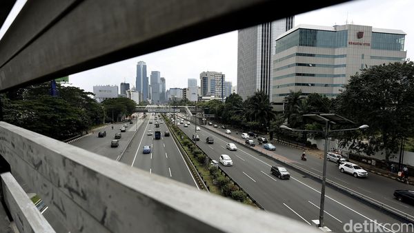 Jalan di Jakarta Masih Lengang