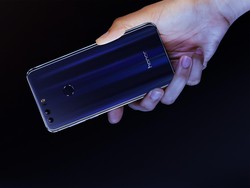 Huawei Resmi Rilis Si Cantik Honor 8