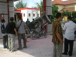 Mobil Isi BBM Melaju saat Selang Belum Dilepas, SPBU di Pemalang Terbakar