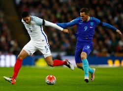 Janssen Antusias Tatap Premier League dan Liga Champions