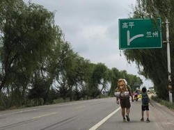 Pria China Ajak Anak Traveling Minim Bujet Buat Belajar Kehidupan