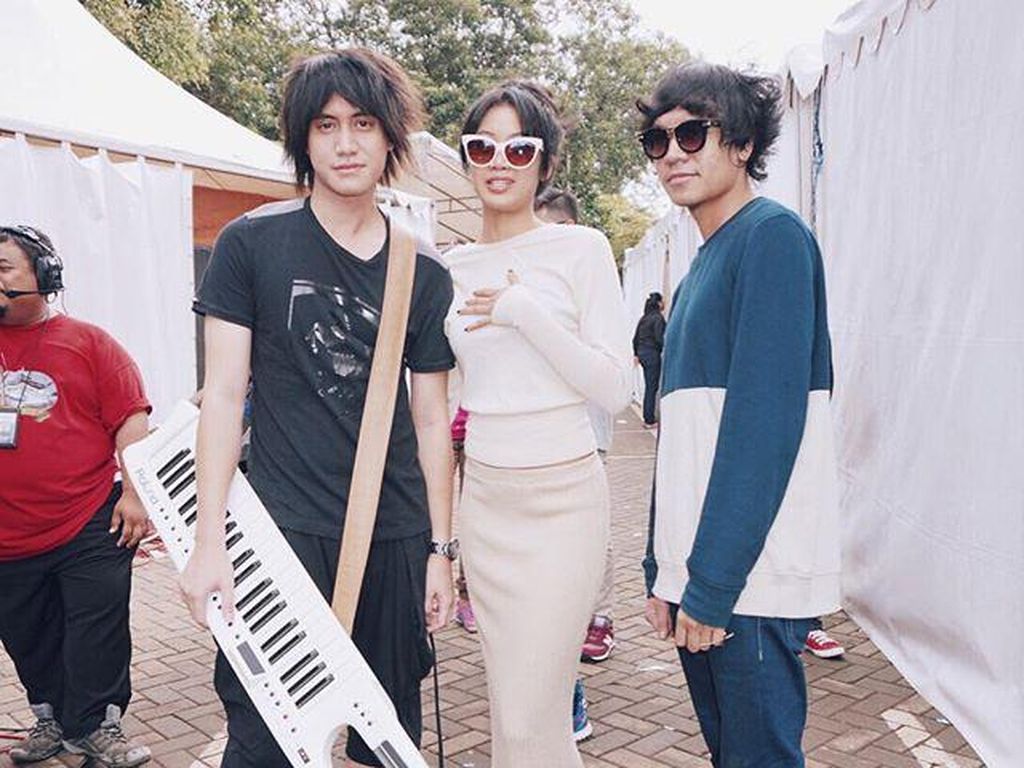 Vierratale Siapkan Album Baru Tahun Ini Vierratale Siapkan Album Baru Tahun Ini