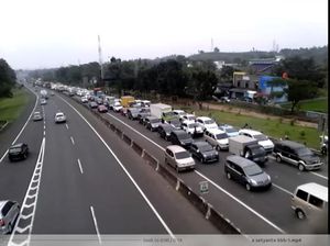 Macet Panjang, Jalur Jakarta Arah Puncak Ditutup